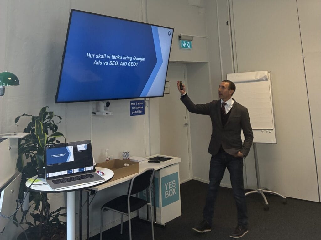 Markus Abrahamsson leder marknadsföringspasset i workshopserien Driva på YESBOX i Göteborg